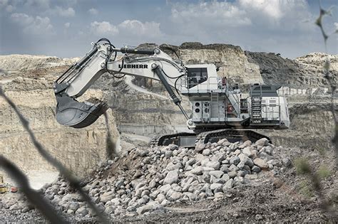 Liebherr unveils R 9300 mining excavator at Bauma 2022 | Liebherr