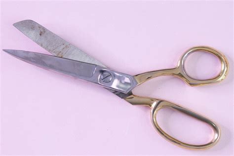 11 Types of Sewing Scissors - Every Sewer Needs | TREASURIE