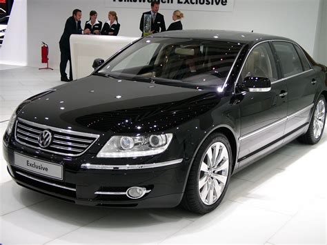 VOLKSWAGEN PHAETON - Review and photos