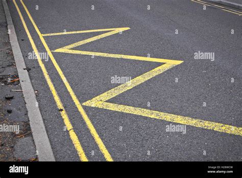 Zig zag road markings hi-res stock photography and images - Alamy