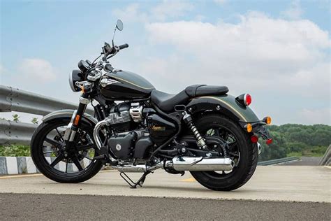 Royal Enfield Super Meteor 650: Variants Explained