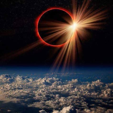 15 Fantastic Solar Eclipse Photography Examples You Need to See