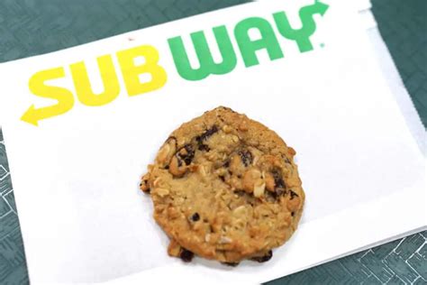 How Much Sugar is in Subway Cookies? - Low Sugar Snax