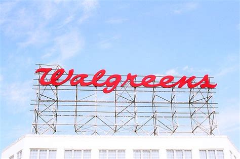 Walgreens Sign Miami | It isnt as vintage as it looks, the m… | Flickr