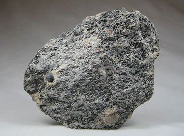 Gneiss: Metamorphic Rock - Pictures, Definition & More