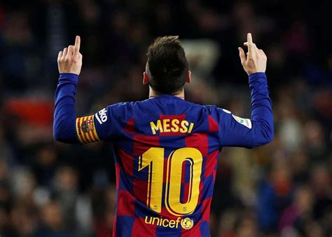 Lionel Messi claims new La Liga record in Barcelona win