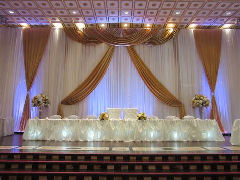 Gold wedding backdrop design done through WEDS by Mega City #wedding #decor #backdrop Reception ...