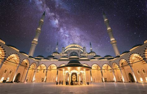 Camlica Mosque in Istanbul, Turkey at Night Editorial Photo - Image of building, europe: 229564571