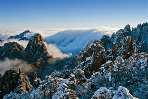 China Winter Holiday Tours 2025: Harbin, Skiing...