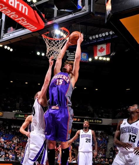 You Got Dunked On: 2009-2010 NBA Regular Season: Robin Lopez Dunks On Spencer Hawes