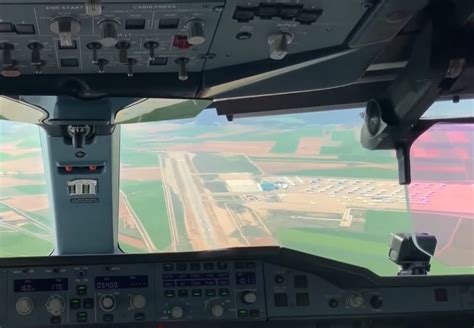 VIDEO Cockpit View of Air France A380 landing at Teruel, Spain for long term storage - AIRLIVE