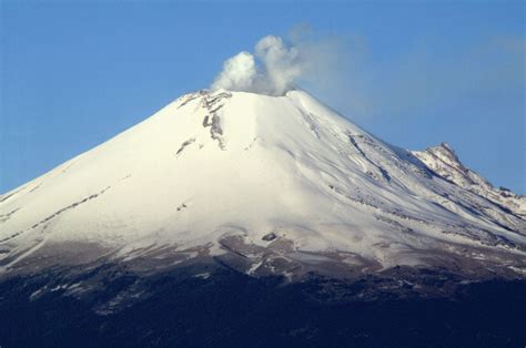 Mexico's Popocatépetl volcano unleashes 9 low-level emissions — Earth Changes — Sott.net