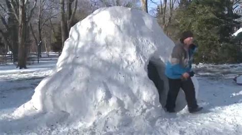 Man's homemade igloo has real, working fireplace