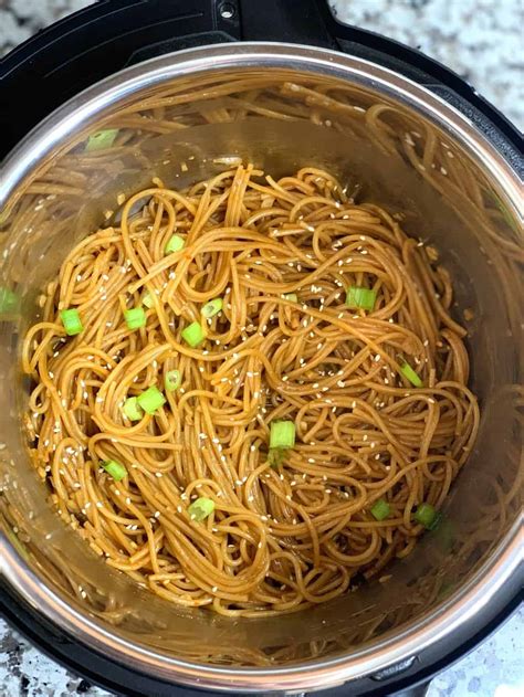 instant-pot-garlic-noodles-pot - Indian Veggie Delight