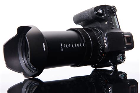 Sony Japan says the RX10 IV will soon receive real-time Animal Eye-AF via firmware update ...