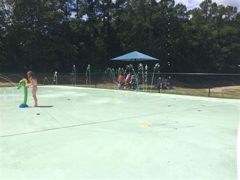 Fuquay-Varina Splash Park - raleighparks.org