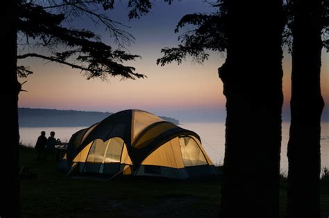 10 Tips for Overnight Boat Camping Trips | Discover Boating