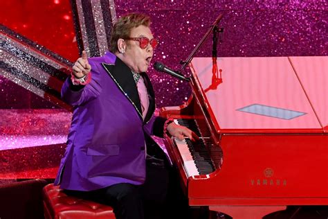 Oscars 2020: Elton John Performs '(I'm Gonna) Love Me Again' - Rolling Stone