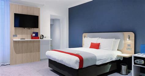 Holiday Inn Express London - Victoria from $132. London Hotel Deals ...