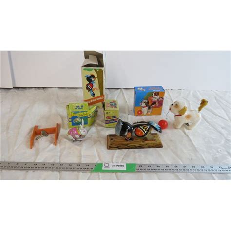 Vintage Wind up Toys - Bodnarus Auctioneering