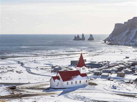 ARE THERE POLAR BEARS IN ICELAND?