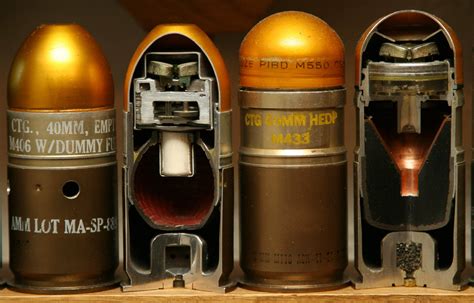 40mm Fragmentation & High Explosive Dual Purpose grenades [3116×1992] : ThingsCutInHalfPorn