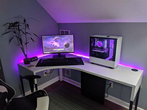 http://bit.ly/2IImCTn wider picture of my first settup | Computer gaming room, Game room, Gaming ...