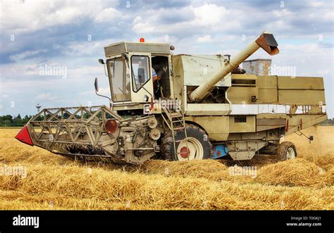 Old Combine Harvester Stock Photo - Alamy