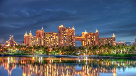 Night reflection (Nassau, Bahamas) - backiee