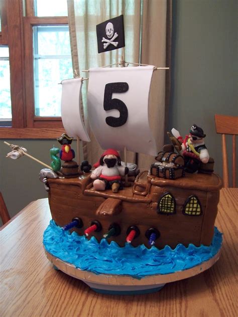 Pirate Ship Cake - CakeCentral.com