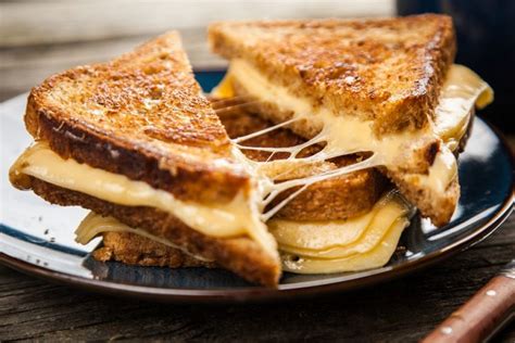 13 Best Sides to Serve With Grilled Cheese (Updated 2024)