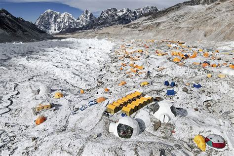 Mount Everest Deaths Soar After Record Number of Climbers Attempt ...