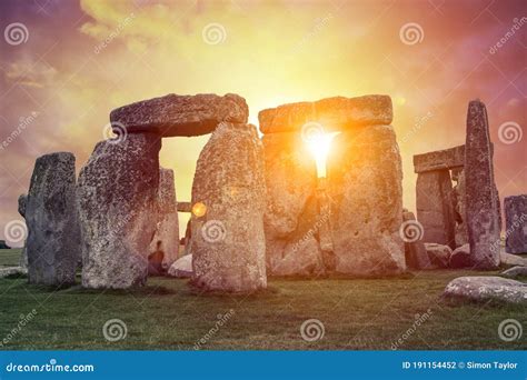 Spectacular Sunrise Over Stonehenge, England Stock Photo - Image of ...