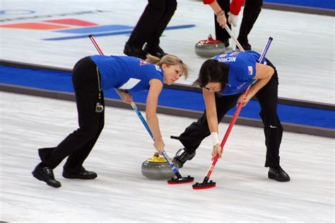 File:2010 Winter Olympics - Curling - Women - USA.jpg - Wikipedia