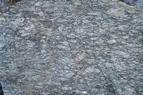 Gneiss | Classification, Composition, Characteristics, Formation, Uses