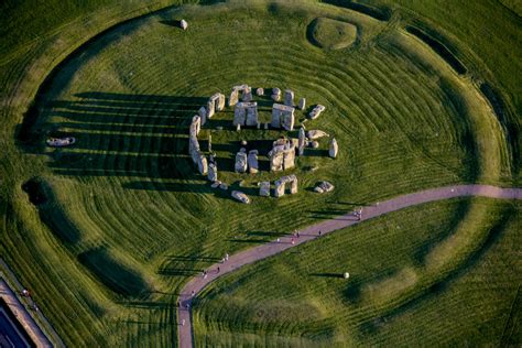 Stonehenge | Archaeologists debunk old research on origins of megalith