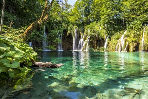 Ultimate Guide to Visiting Plitvice Lakes National Park, Croatia [2024 ]