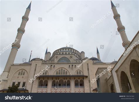 Camlica Mosque Istanbul Islamic Architecture Stock Photo 1392161942 | Shutterstock