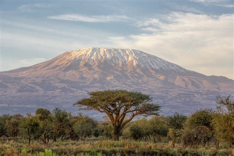 Climbing Kilimanjaro by cable-car? Tanzania’s government says ‘yes’ | CGTN Africa