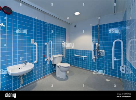 Disabled and infirm bathroom in a nursing / care home Stock Photo - Alamy