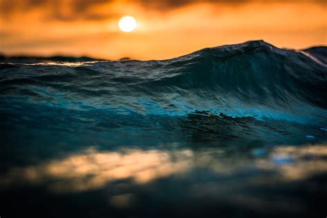 Sunrise over the waves at Manly Beach | Sydney Life