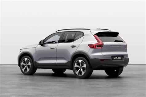 2023 Volvo XC40 B4 Ultimate Dark 4dr SUV