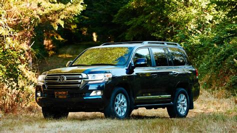 2019 Toyota Land Cruiser – Large Luxury SUV with a Powerful V8 Engine | BuyMyLuxuryCar.com