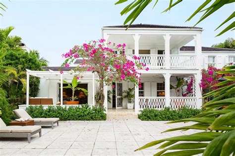 Inside India Hicks' Heavenly Bahamas Home via @MyDomaineAU | Caribbean homes, Tropical houses ...