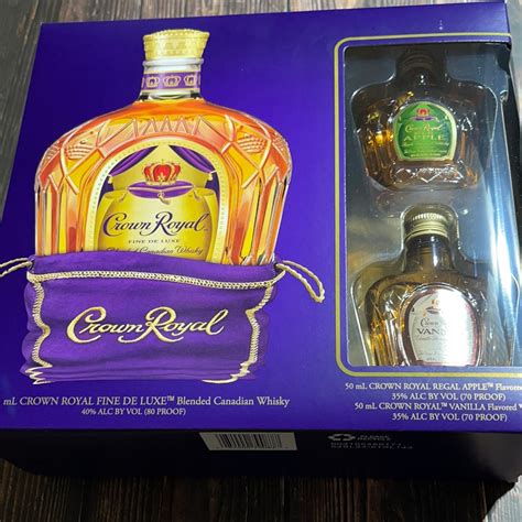 Crown Royal Deluxe Regular Whisky Gift Set W/ 2 Miniature Shots (Vanil – 3brothersliquor