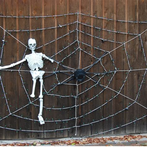 DIY Giant Halloween Spider Web - By The Woodland Elf