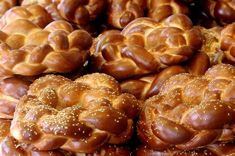 The 11 fanciest-looking breads around the world you need to try | Bread, Different types of ...