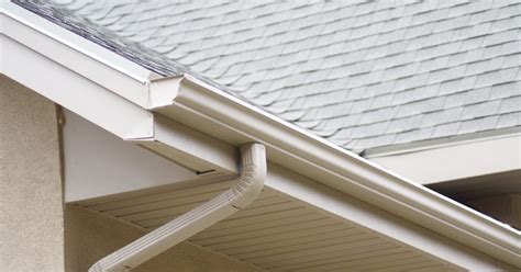 Seamless vs Regular Gutters: Which is Better For Your Home?