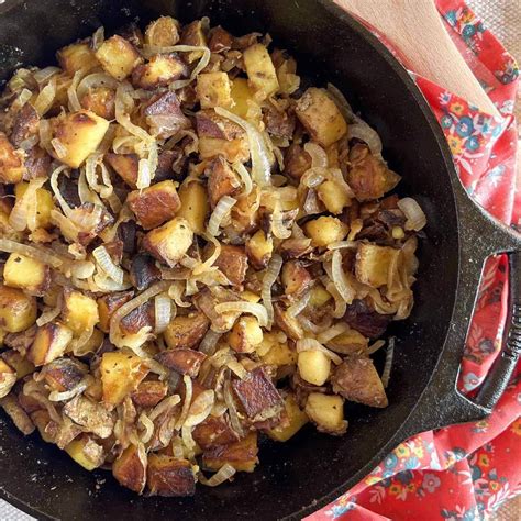 Crispy Skillet Fried Potatoes and Onions - Big Delicious Life