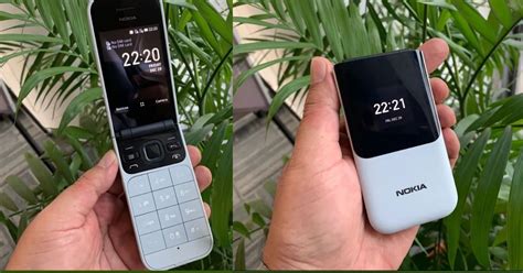 Nokia 2720 Flip: first look at the nostalgia-inducing clamshell phone ...